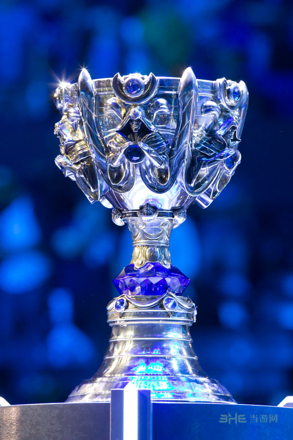 LPL决赛突发技术故障：游戏画面卡顿暴露系统漏洞，电竞行业技术保障亟待加强